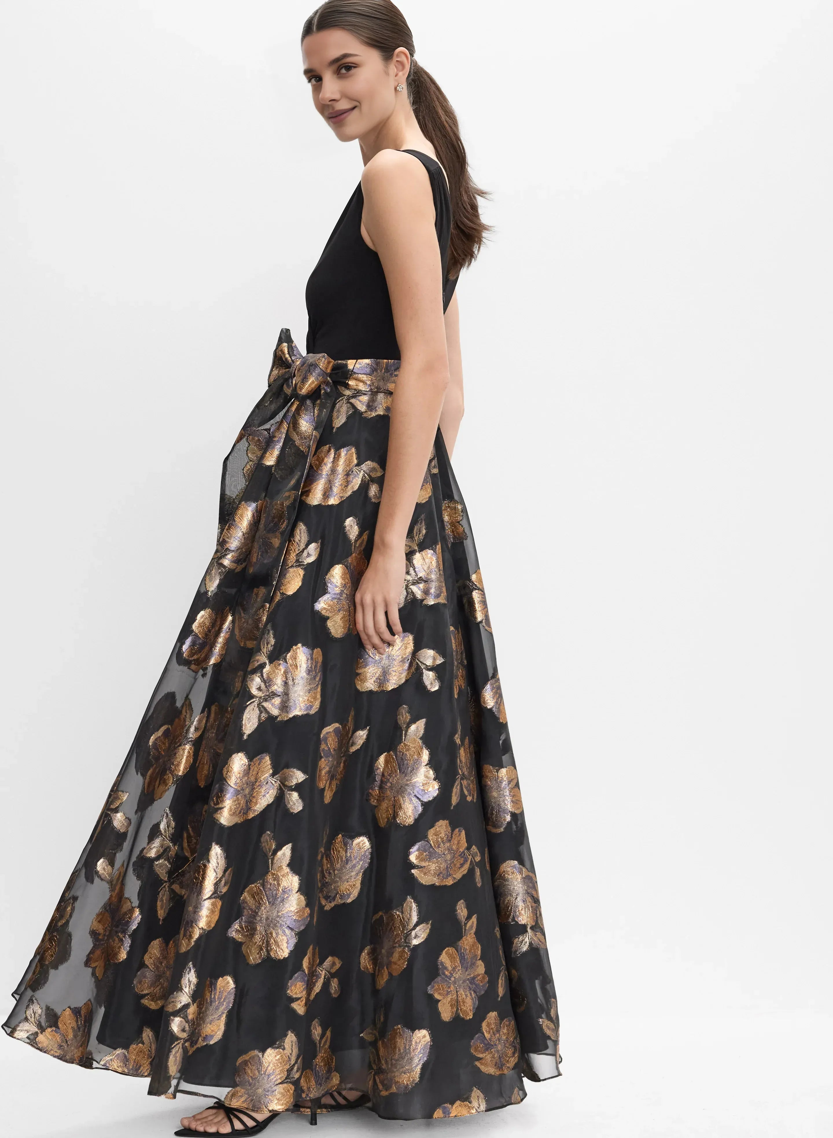 Modern A-Line V Neck Sleeveless V Back Floor-Length Prom Dress